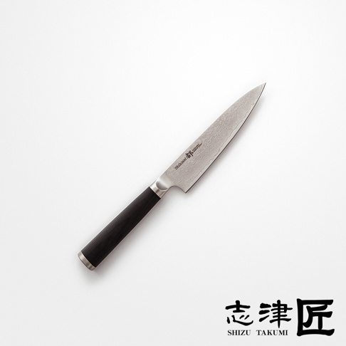 志津匠 Petit knife 水果刀，刀刃有精美的紋路，黑色握柄。