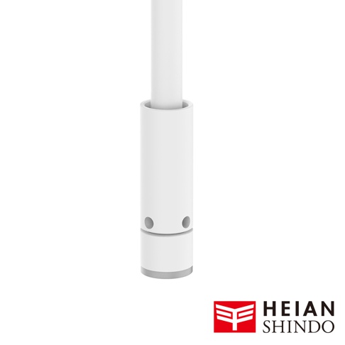 平安伸銅免釘伸縮磁吸置物架 SPL-7WH 的局部特寫，展示白色伸縮桿與固定座。