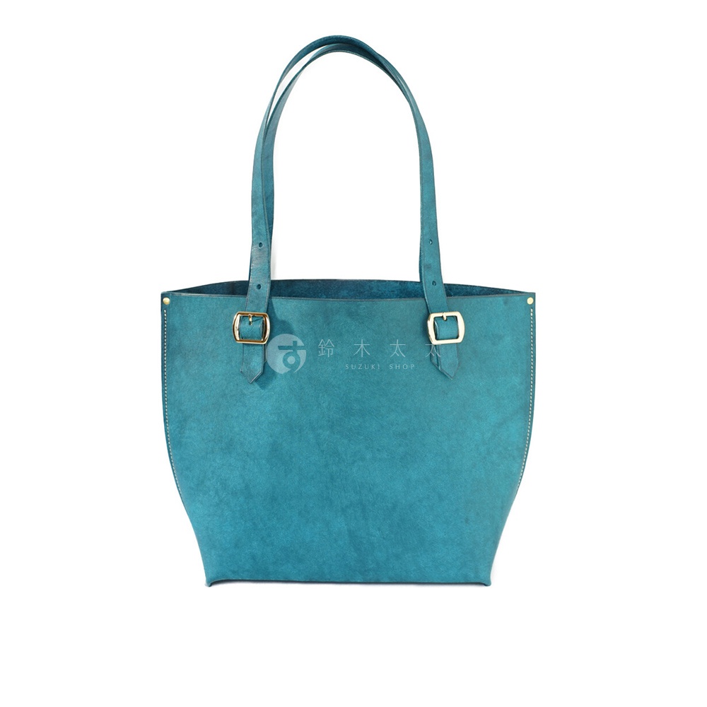 北海道KASANE職人手作義大利Margot皮革托特包 No.43，藍綠色，附有金色扣環和提把，包身上印有SUZUKI SHOP字樣。