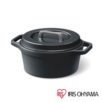 COTOCO 萬用無水調理鍋 26cm MKSN-S26，採用深灰色鑄鐵材質，配備同色系鍋蓋及銀灰色手柄，鍋身兩側有雙耳設計。