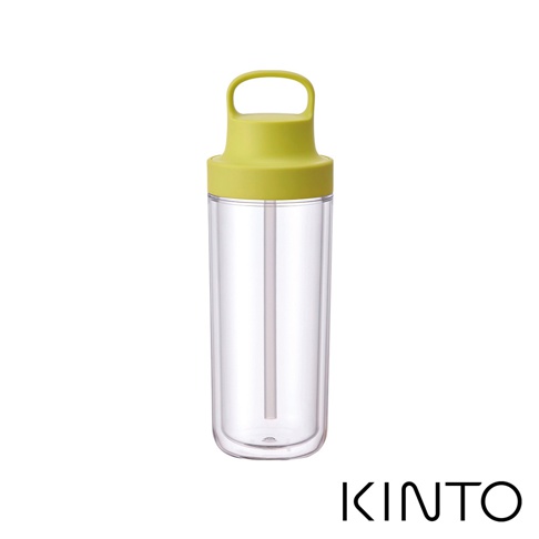 TO GO BOTTLE 雙層隨手瓶，容量480ml。瓶身為透明塑膠材質，搭配亮綠色瓶蓋與提把，內含一根吸管。