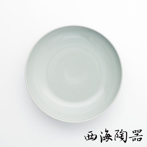 波佐見燒 Common 陶瓷料理深碗，21公分，淺綠色，圓形，陶瓷材質，碗底有「西海陶器」字樣。