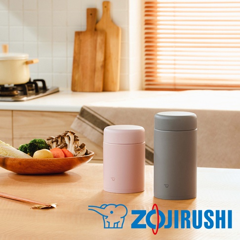 不鏽鋼一體式杯蓋真空燜燒杯，提供粉紅色和灰色兩款，材質為不鏽鋼，設計簡潔。