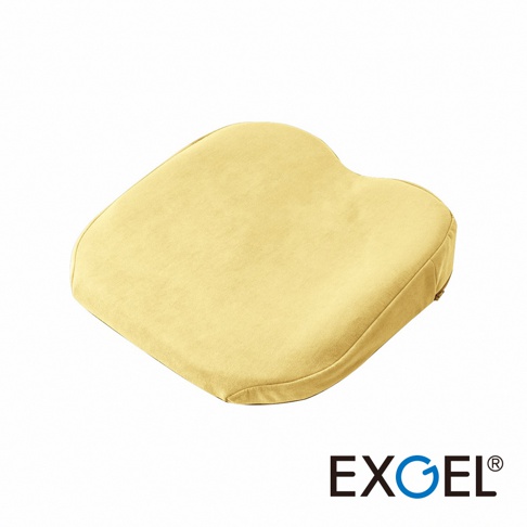 淺黃色貓頭鷹造型3D進階款坐墊，布面材質，坐墊邊緣有縫線設計，整體呈圓潤的弧形。