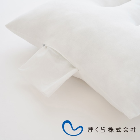 白色無敵軟枕，特寫拉鍊開口處，露出內部網狀材質。