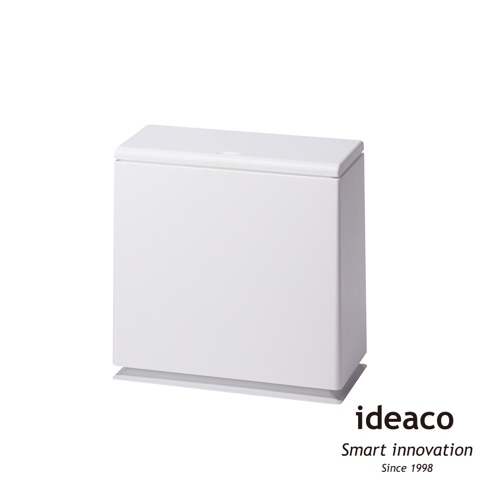 白色方形廚房按壓式垃圾桶，容量 8.5 公升，帶有簡約的按壓式開蓋設計，由塑膠材質製成，底部有淺色底座。