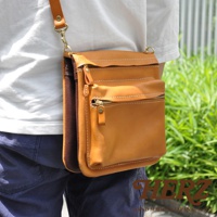 職人手作皮革翻轉雙色直式斜背包 CK-124