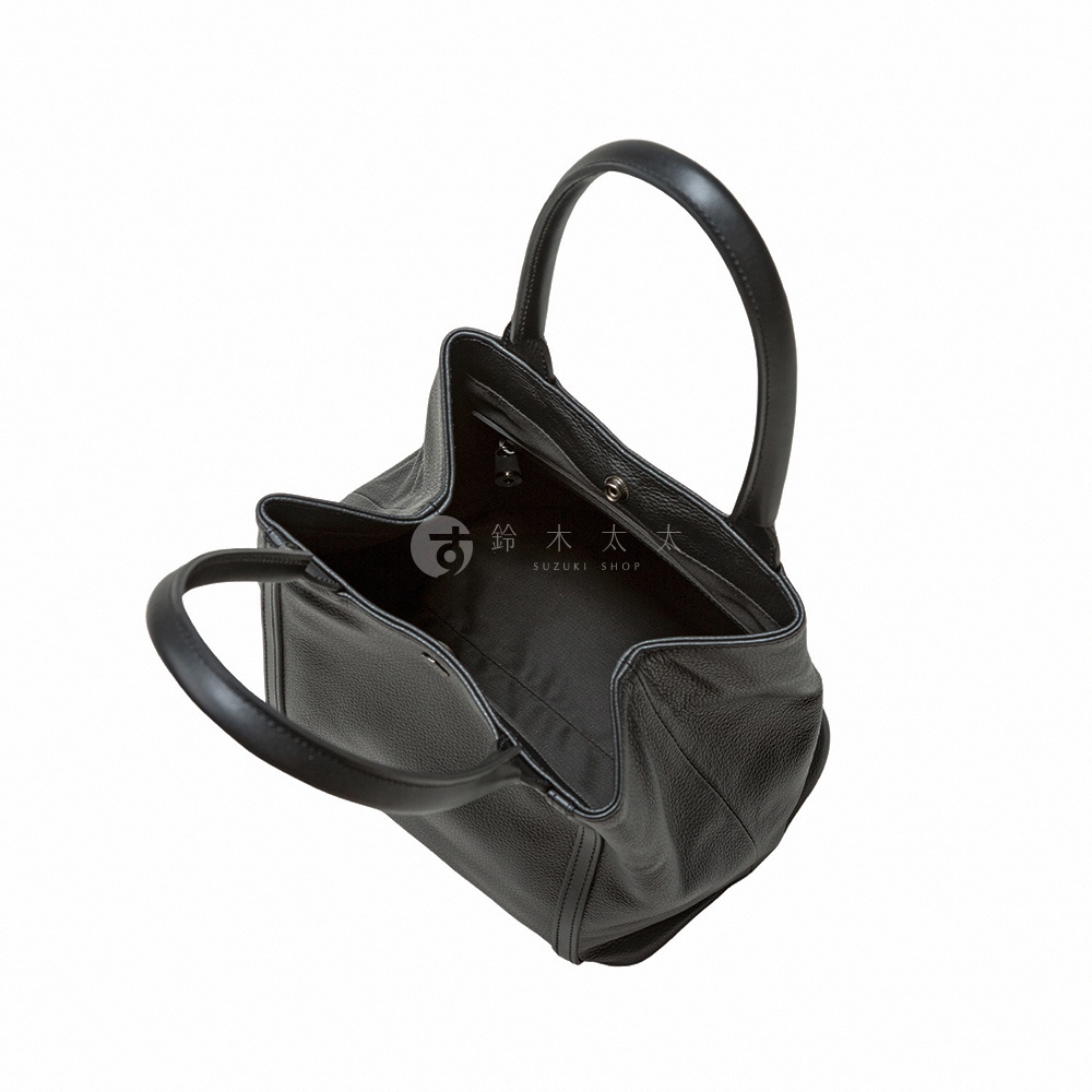 JETTER 方形托特包 CJTE-026，黑色荔枝紋牛皮材質，包身結構立體，配有兩條圓形提把，包內空間寬敞，可見內袋設計。