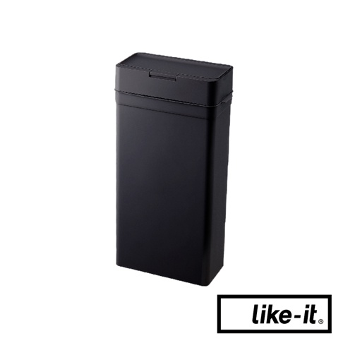 黑色長方形按壓式垃圾桶，具備密封上蓋，材質為塑膠。