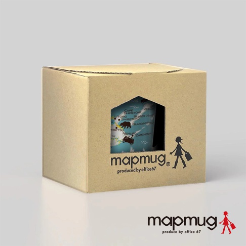 mapmug 手繪地圖馬克杯，展示北海道地圖系列，杯身為淺藍色，印有海岸線、地名如 Shiretoko、Nemuro、Utoro，以及棕熊和海豹圖案。馬克杯裝於牛皮紙盒中。