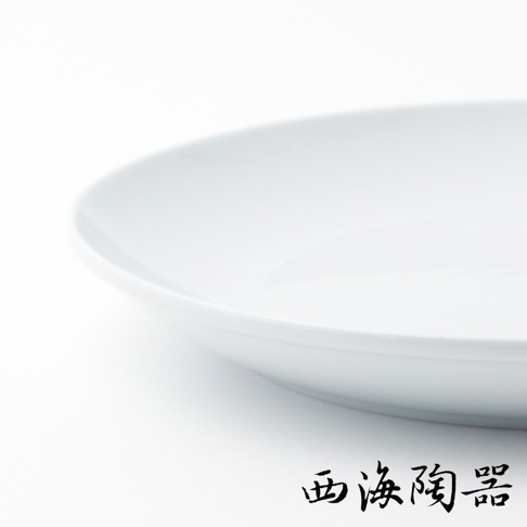 波佐見燒 Common 陶瓷料理盤，24公分，純白色，簡約設計，適合各式料理。