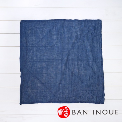 BAN INOUE 藍色棉織萬用巾，紋理清晰