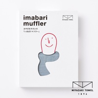 今治匹馬棉經典圍巾，淺藍色，柔軟材質，印有「Imabari muffler」字樣與可愛的微笑臉圖案。