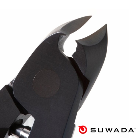 日本職人指甲剪，黑色鋼製，L尺寸，特寫其彎曲的刀刃和光滑的黑色表面，顯示精緻的工藝。