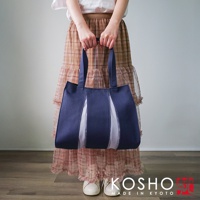 深藍色與白色棉帆布拼接的扇形托特包，手提設計，由京都職人手工製作。