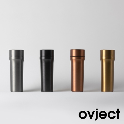 四款三用保溫瓶，分別為啞光銀、啞光黑、銅色和金色，皆為金屬材質，造型簡約。