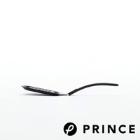 黑色金屬小磨泥器，帶有傾斜的手柄和鑽孔的勺面，置於白色背景上，右下角有 PRINCE Logo。