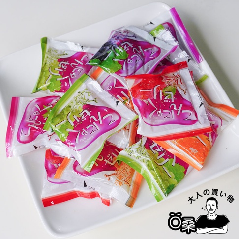 雪國蒟蒻果凍，包含葡萄、水蜜桃、溫州蜜柑等五種口味，零食甜點。