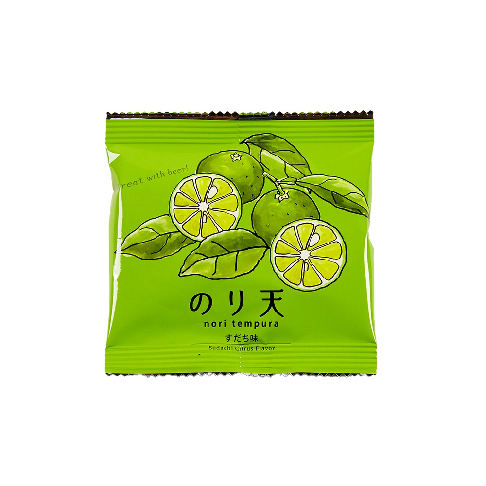 綠色包裝袋，印有手繪風格的綠色柑橘類水果（如柚子或萊姆）及葉子圖案，上方有英文「treat with beer!」，中間是日文「のり天」，下方有日文「すだち味」及英文「Sudachi Citrus Flavor」。