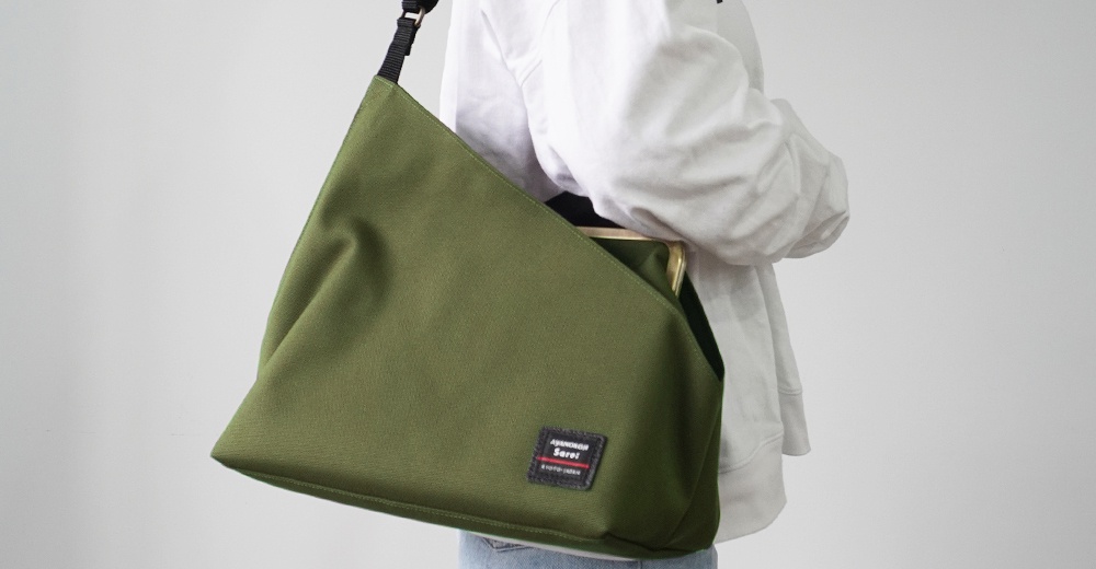 京都職人 AYANOKOJI Sarei 機能布方形口金單肩包，綠色帆布材質，斜肩背。