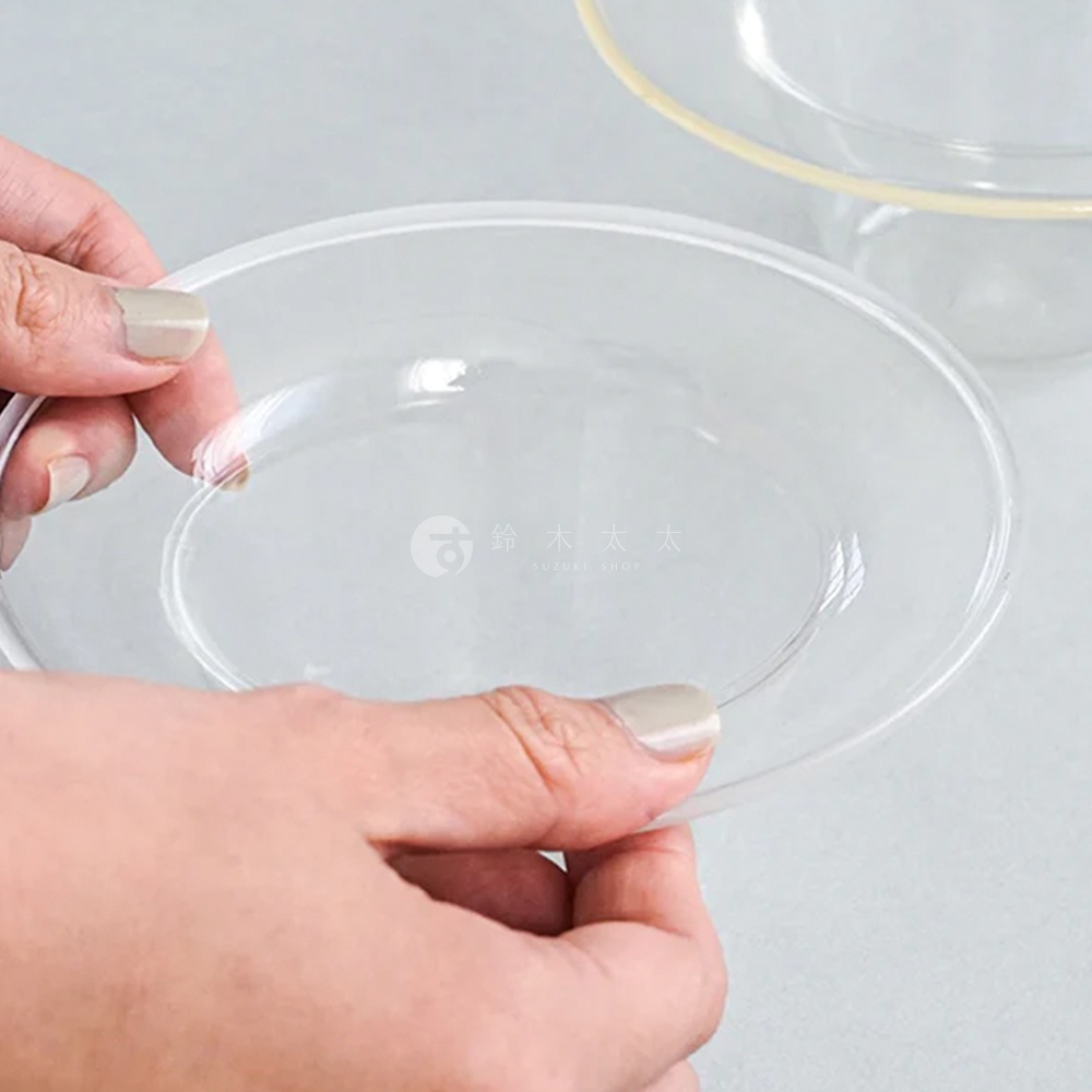 lykke 清透玻璃深型點心碗，S尺寸，透明色，以玻璃材質製成，碗身呈現圓潤的深度，展現簡潔的設計風格。