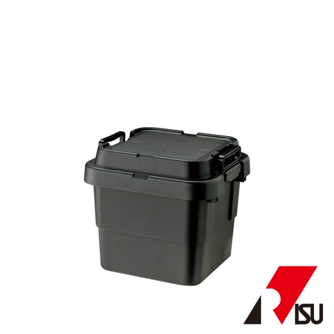 黑色 TRUNK CARGO 可堆疊多功能耐重收納箱，30L 容量，堅固塑膠材質，兩側有提把和扣環設計，適合戶外及居家收納。