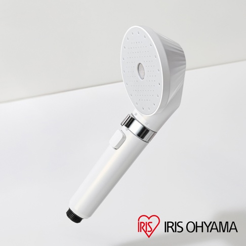 IRIS OHYAMA MICOLA 超微細泡蓮蓬頭，白色手持式設計，帶有銀色裝飾環和按鈕，蓮蓬頭面板有多個噴水孔。