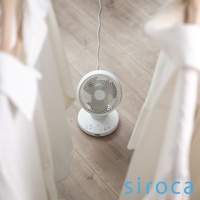 白色SF-A1610 3D氣流循環扇，置於木紋地板上，機身圓潤，帶有控制按鈕和電源線。