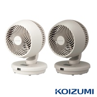 兩台鵝頸式循環扇，一台為米白色，一台為淺灰色，皆為圓形扇頭、帶有弧度的網罩及顯示面板，置於圓形底座上。