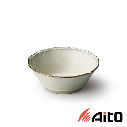 Aito Stitch 金彩浮雕復古湯碗，以白色為主色調，邊緣有金色的裝飾和精緻的浮雕紋理。
