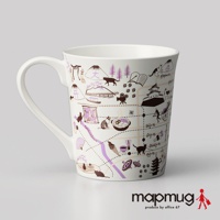 mapmug手繪地圖馬克杯，白色陶瓷杯身印有京都地圖，包含散步的貓咪、日式建築、寺廟、山巒、橋樑、書本、電影攝影機、日式料理、冰淇淋、扇子等圖案，以棕色和淡紫色線條標示街道。