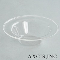 lykke 清透玻璃深型點心碗，M尺寸，材質為玻璃，顏色為透明。碗身呈圓形，邊緣略微向外翻，底部有穩固的基座。