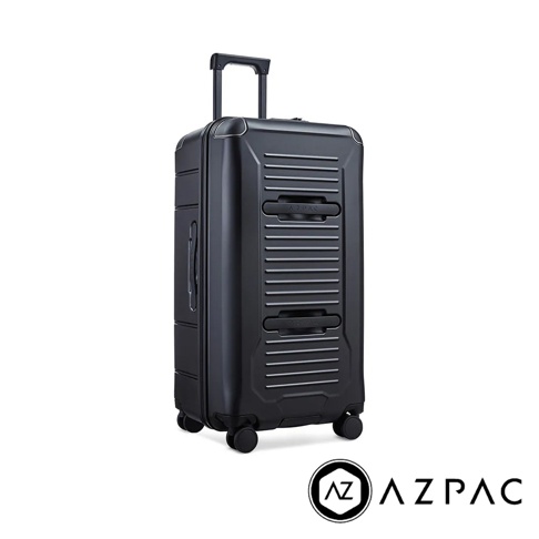 AZPAC Trucker 2.0 30吋旅行箱，黑色，具有煞車功能。箱體為硬殼材質，表面有橫向條紋設計，配有可伸縮拉桿和四個萬向輪。