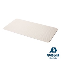 寬版米白色珪藻土置物墊，表面帶有細緻的條紋紋理，四周邊緣圓潤，整體呈長方形，置於白色背景上。