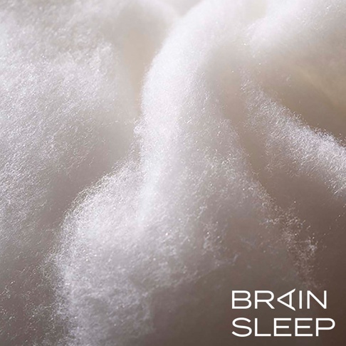 太空科技調溫被-雙人被，白色蓬鬆細緻的填充物特寫，材質柔軟，展現舒適觸感。