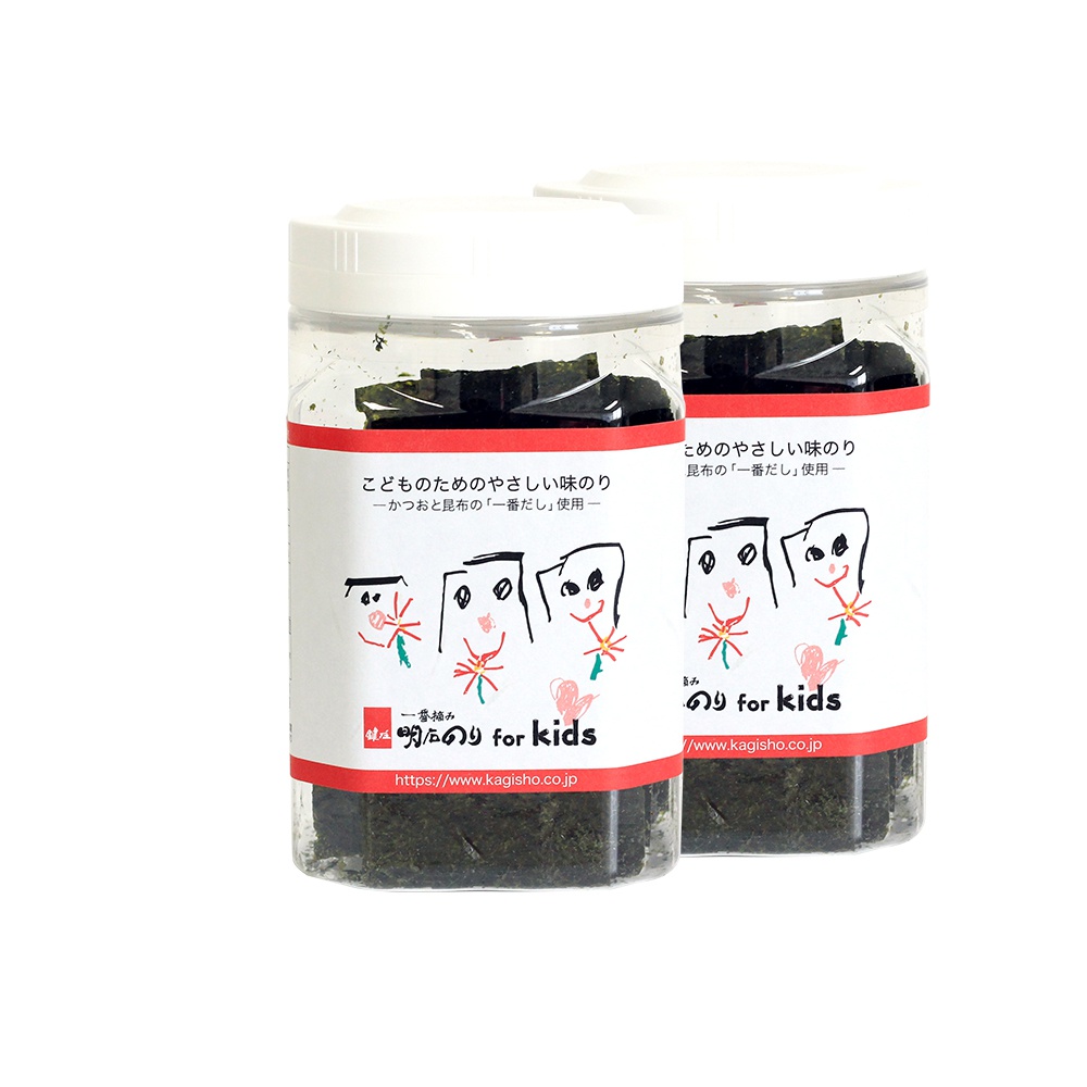 兩罐透明圓形塑膠罐裝的兒童味付海苔，罐身貼有白色標籤，標籤上繪有四個卡通人物頭像，並印有日文及英文「for kids」。海苔呈現深綠色。