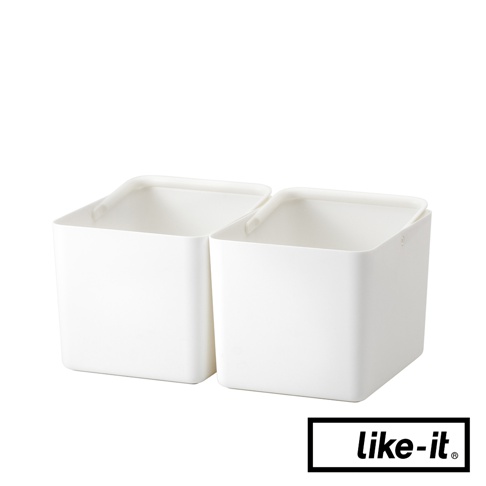 like-it 品牌的手提式白色居家萬用分隔收納盒大款，兩入一組，有兩個盒子緊密擺放在一起，特寫鏡頭展示了盒子的上方邊緣和提把，右下角有 like-it 的品牌標誌。
