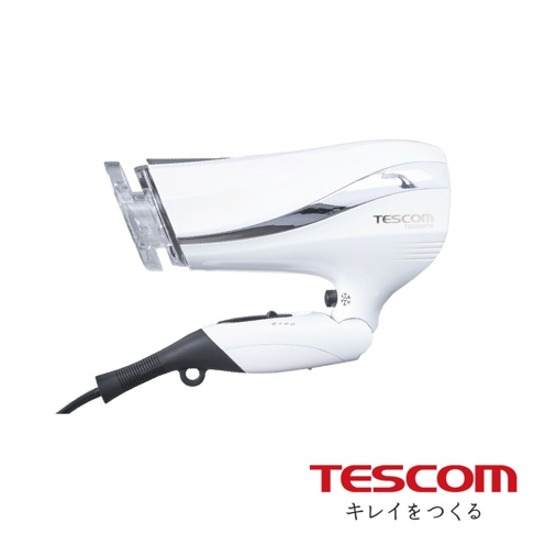 TESCOM TID2200TW 珍珠白防靜電大風量吹風機，具有光滑的曲線和銀色飾邊，手柄處設有風量和溫度控制開關，機身印有品牌標誌。
