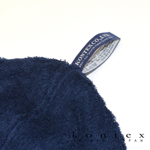 POCKET 今治多用途口袋桑拿帽，深藍色，柔軟絨毛材質，帶有「KONTEXT CO., LTD.」和「IMABARI JAPAN」標籤。