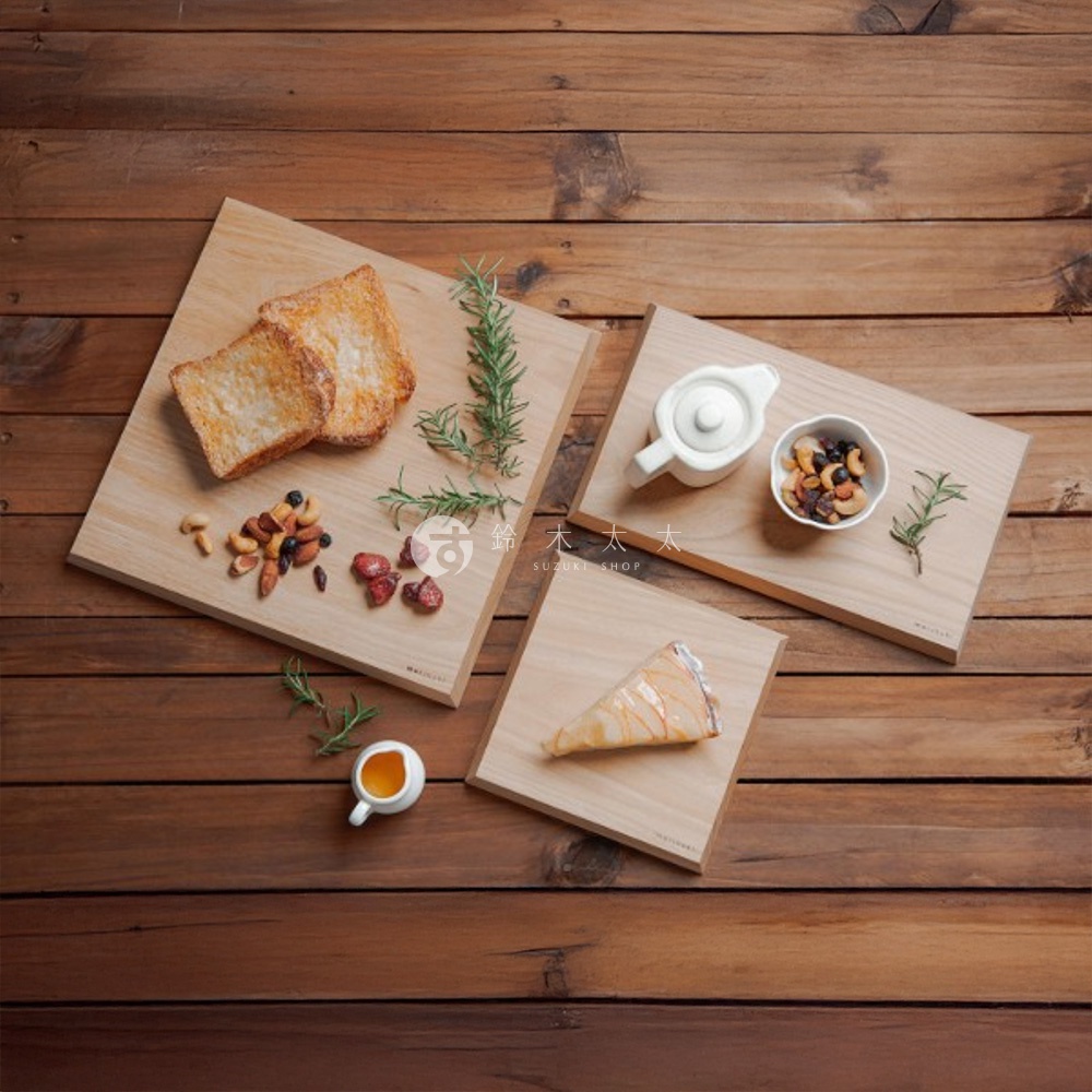 志津匠 morinoki 榆木砧板 S 搭配吐司、堅果、肉桂捲與小茶杯，展現日式簡約風格