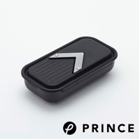 黑色塑膠磨泥切片兩用盒，盒蓋上設有 V 形金屬刀片及條紋狀磨泥板。