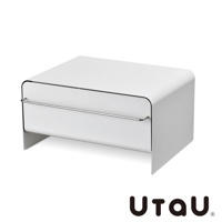 白色抽屜式多功能收納整理櫃，採用簡約設計，櫃體為白色烤漆，搭配一體成形的金屬拉環，整體呈現現代感。