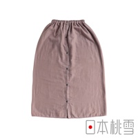 一件粉紫色棉紗混紡平口鬆緊浴裙，腰部有鬆緊帶設計，裙身正面有黑色鈕扣裝飾，材質柔軟，適合居家或沐浴後穿著。