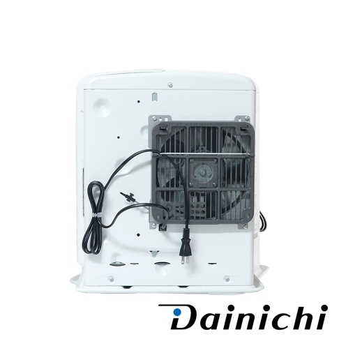 大日Dainichi電子式煤油暖氣機的背面，顯示黑色風扇、電源線及部分日文說明。
