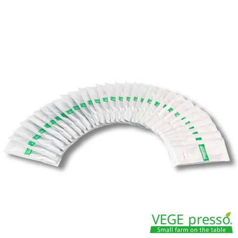 VEGE presso 品牌下，一盒裝有約 30 包的青汁產品，以扇形排列呈現。