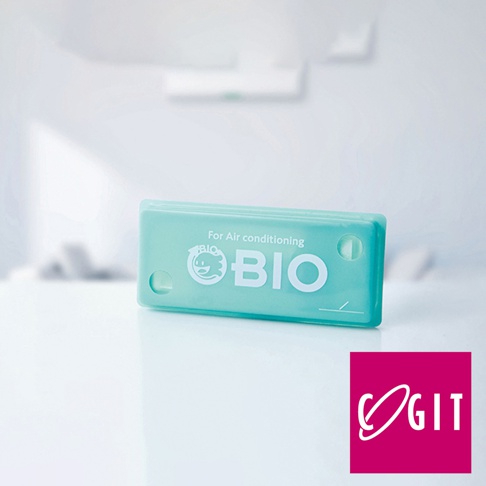 日製BIO長效除臭防霉貼片盒(威力加強版)，為冷氣/空調專用，呈現淺綠色塑膠盒身，盒面上印有白色「BIO」字樣及可愛卡通圖案，並標示「For Air conditioning」字樣。