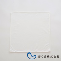 無敵軟枕專用枕套，純白色，柔軟親膚材質，平鋪展開，呈現簡潔的方形。