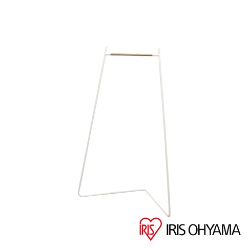 白色金屬線條構成的角落造型吊掛衣桿，頂部有一根淺木色橫桿，整體呈 A 字形設計，簡約實用。