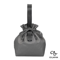 CB JAPAN holms 保冷手提便當袋，灰色束口設計，配有提帶。