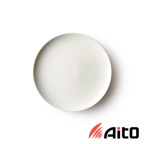 CouLeur 美濃燒簡約素雅質感圓餐盤，淺米白色，陶瓷材質，尺寸為 M。